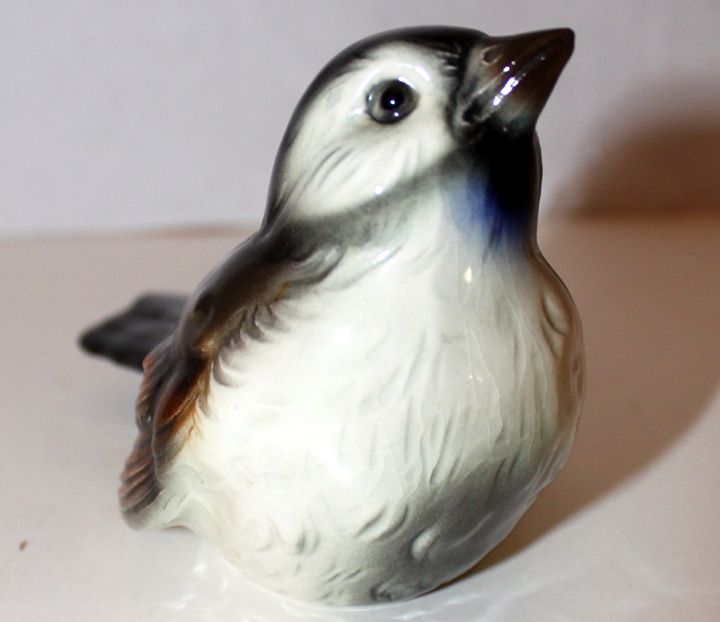 GOEBEL W. GERMANY CV72 PORCELAIN BIRD FIGURINE  