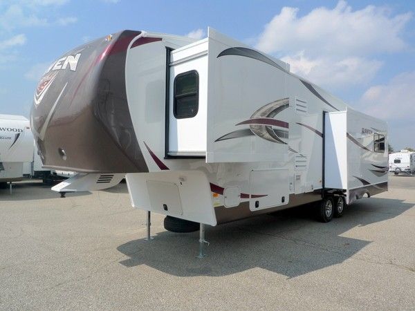   Raven 3300CK Rear Entertainment Mid Profile 5th Wheel  