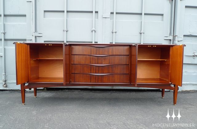 MID CENTURY MODERN EXTERIOR LEGGED TEAK CREDENZA / SIDEBOARD  