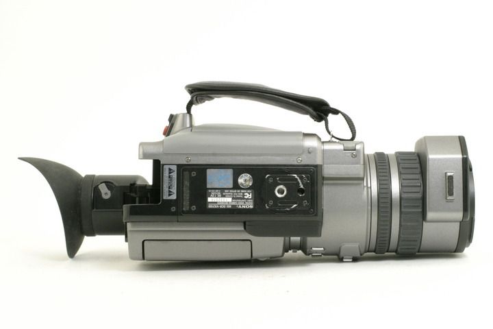 Sony Handycam DCR VX2100 3CCD MiniDV Digital Video Camera Camcorder 