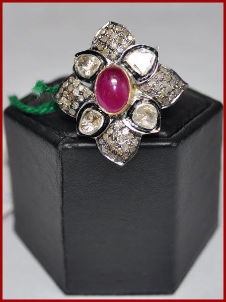 07ctw SINGLE/ANTIQUE CUT DIAMOND & RUBY GOLD RING  