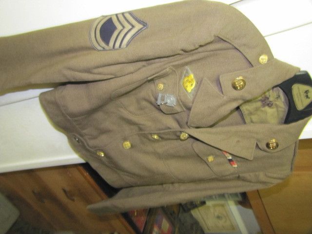 Original WWII US Army Ike Jacket Carbine Q Badge 36R Advanced Base 