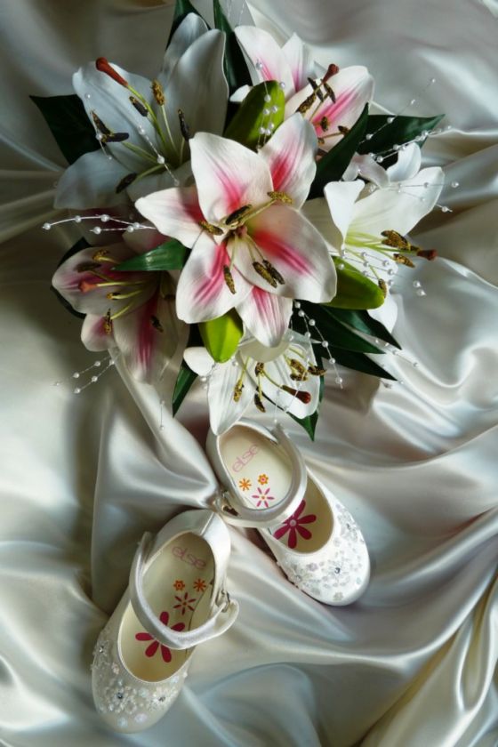 SWAROVSKI CRYSTAL BOUQUET WITH IVORY MAGNOLIA & PEARLS  