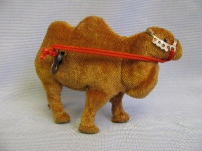 KEY WIND Japan c1950 TWO HUMP CAMEL Orig Key  Works  