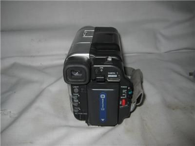 Sony CCD TRV138 HandyCam Hi8 8mm Camcorder Nightshot +  