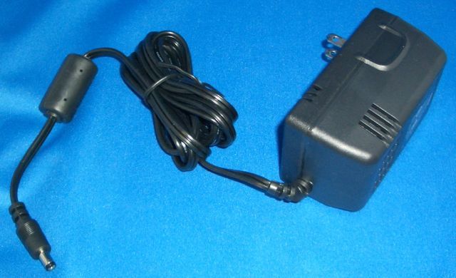 AC DC Power Adapter New IN 120vac Out 24 vdc 700mA  