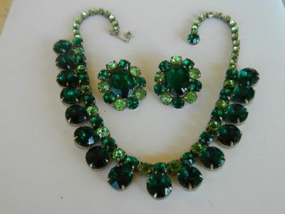 Vintage Weiss Emerald green and periodot chunky rhinestone necklace 