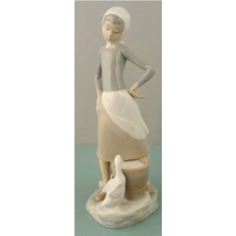 Lladro 4682 Lady W/Milk Pail and Duck  