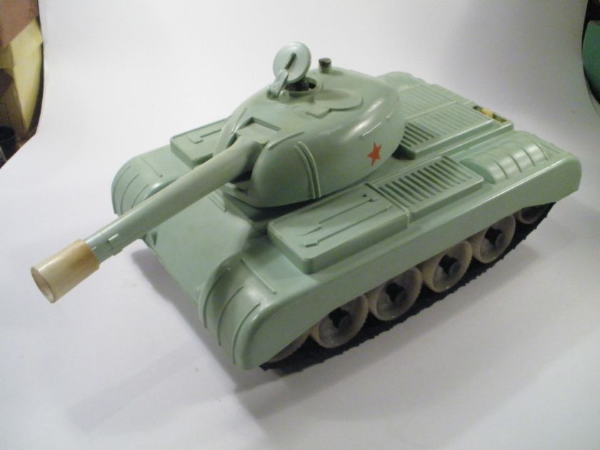 VINTAGE RUSSIAN MILITARY TANK PLASTIC BATTERY TOY WORK  