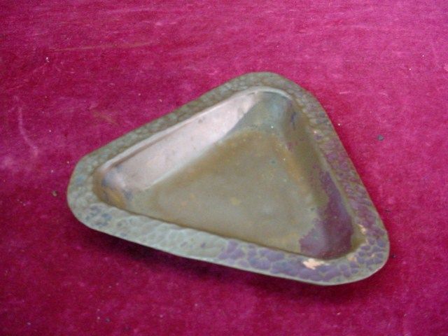 Vintage Unique Hammered COPPER TRIANGLE Trinket DISH Plate Ashtray 