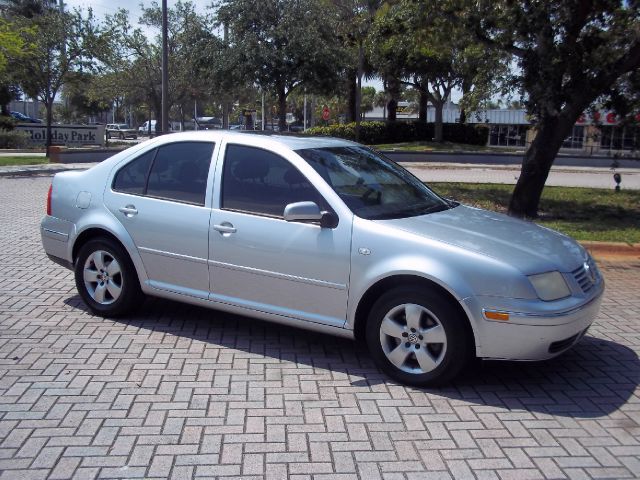 33301 954 213 4213 featured vehicle 2004 volkswagen jetta gls