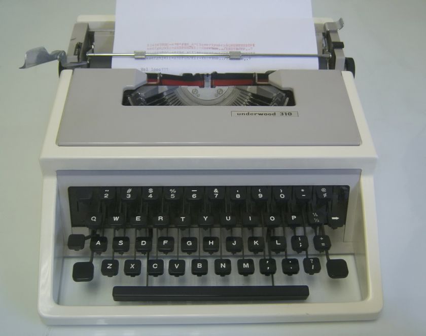 Nostalgia* Underwood 310 Traditional Typewriter  Works  